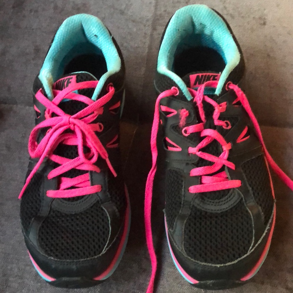 Nike Dual Fusion sneakers